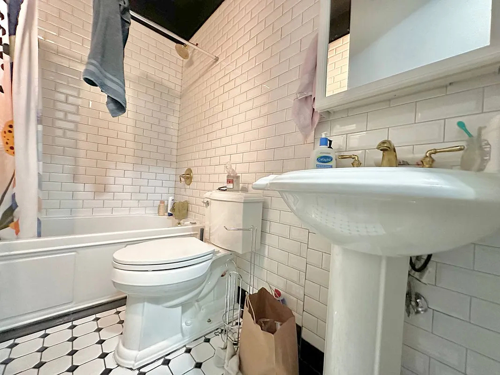 489 Washington Avenue - Photo 8
