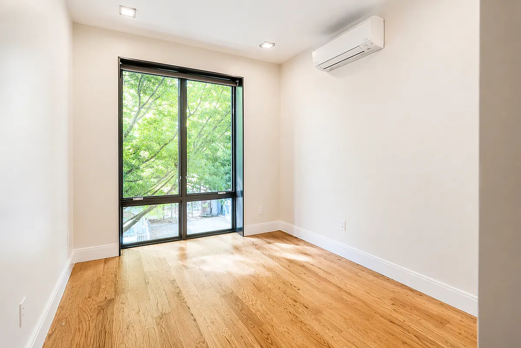 691 Chauncey Street - Photo 7