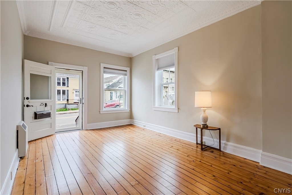 25 College Street - Photo 2