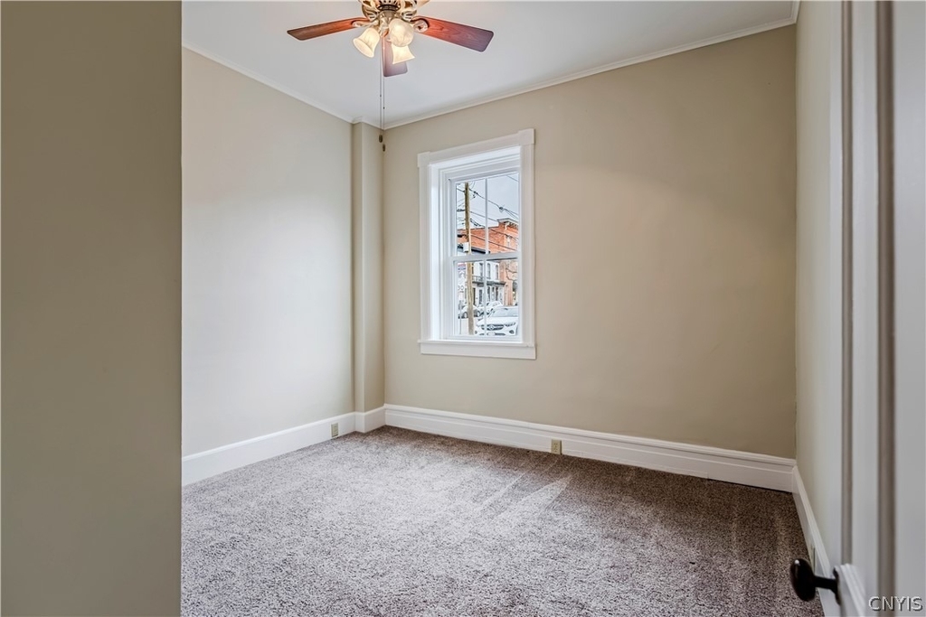 25 College Street - Photo 9