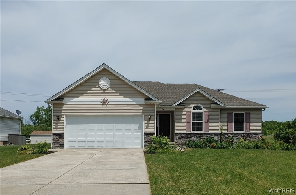441 Riverwalk Drive - Photo 0