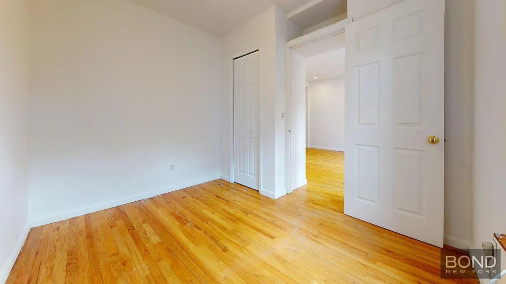 Second Avenue - Photo 11