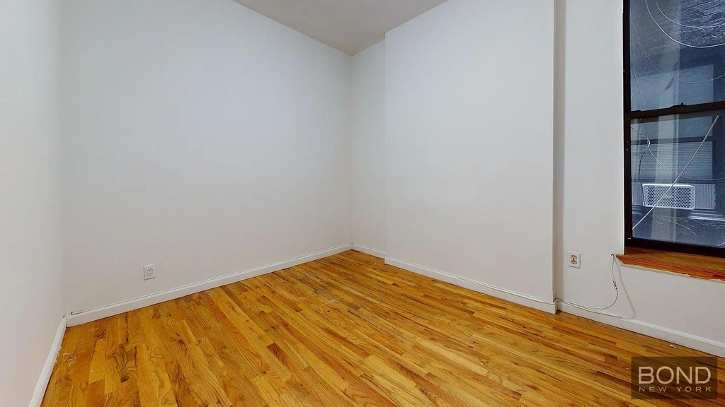 Second Avenue - Photo 8