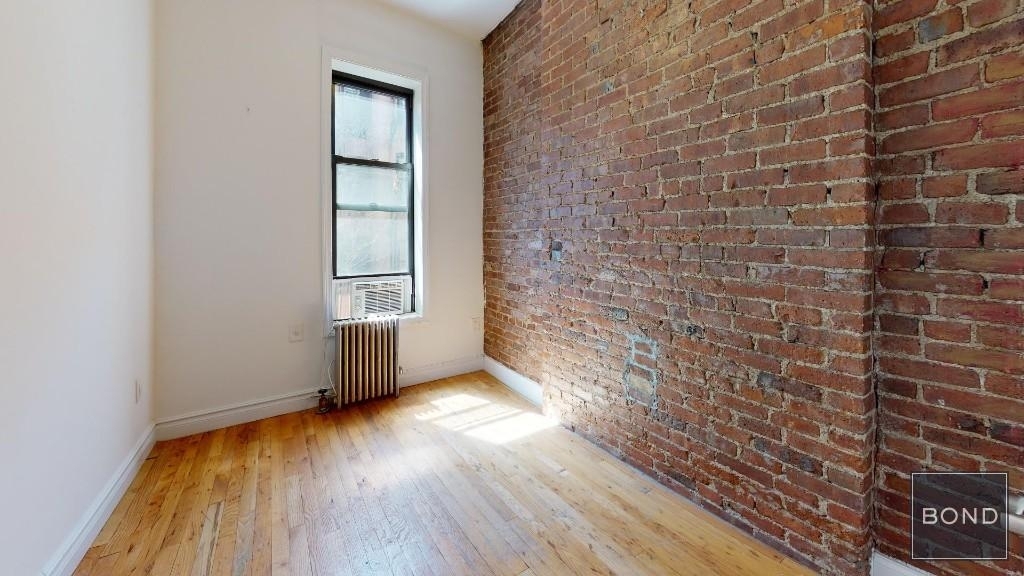 East 91st Street - Photo 6