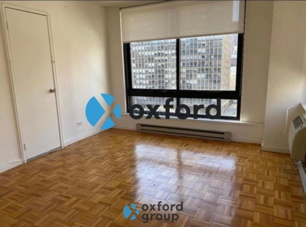 East 34th Street - Photo 5