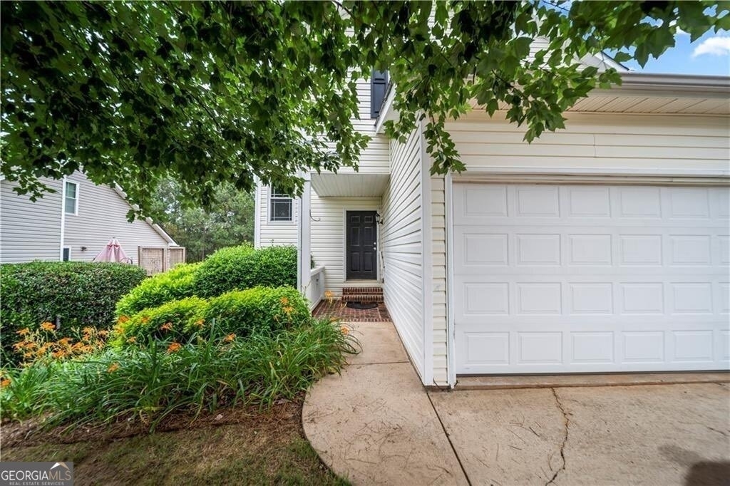 156 Stoneforest Drive - Photo 1