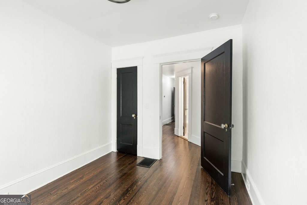 1047 Greencove Avenue Ne - Photo 15