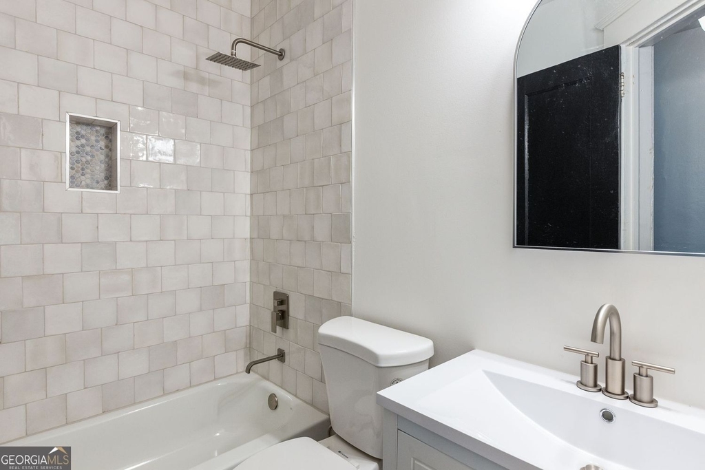 1047 Greencove Avenue Ne - Photo 11