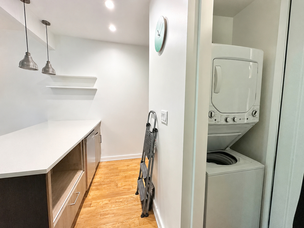 306 Linden Street - Photo 2