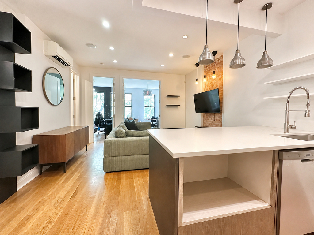 306 Linden Street - Photo 3