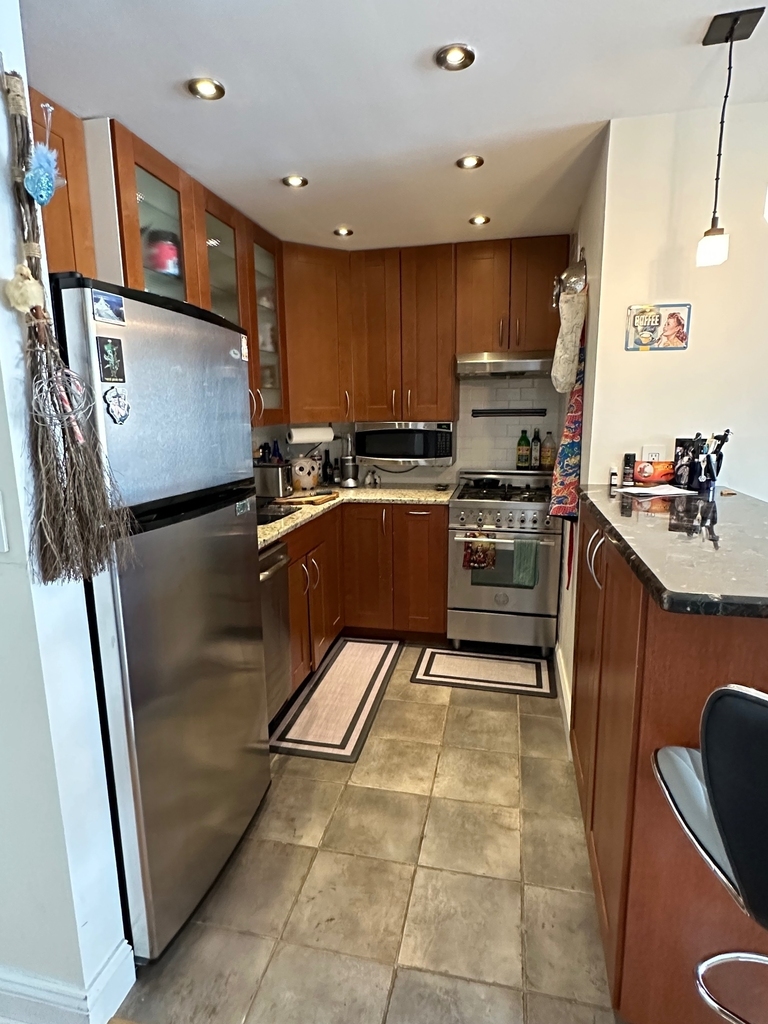 215 West 95th Street - Photo 7