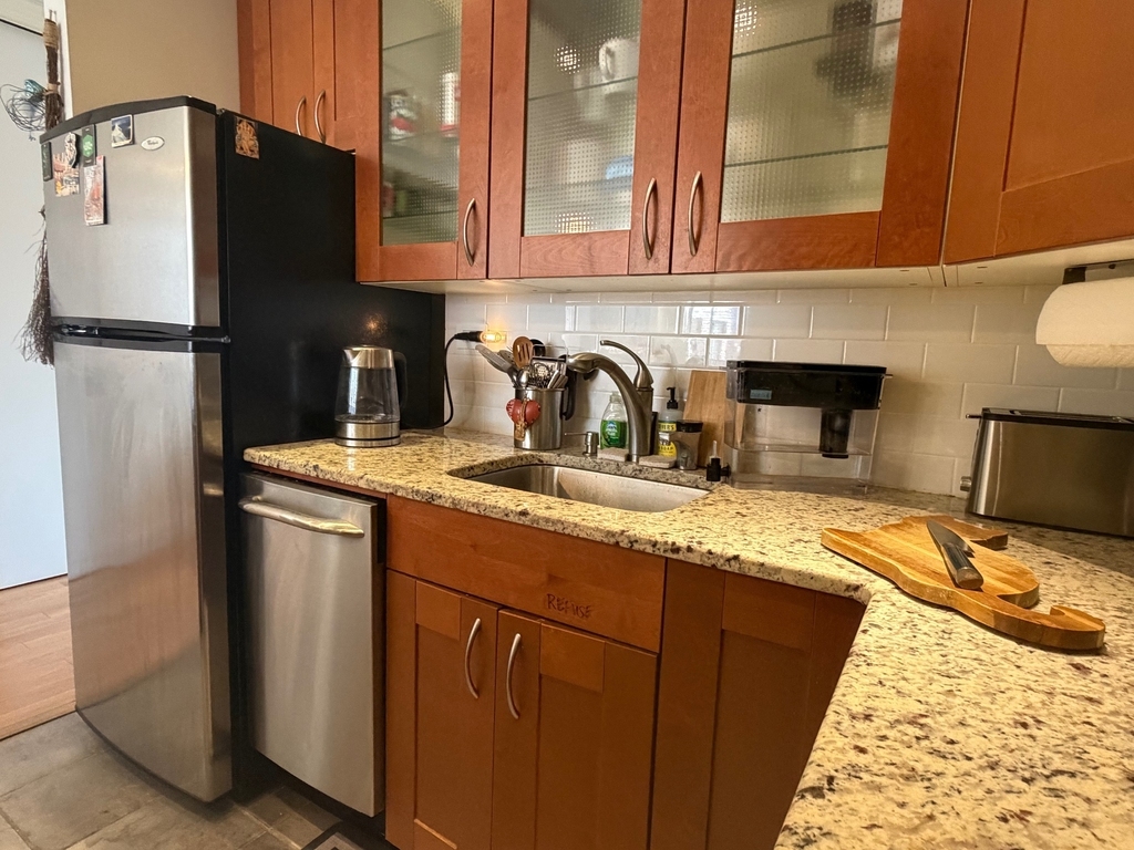 215 West 95th Street - Photo 8