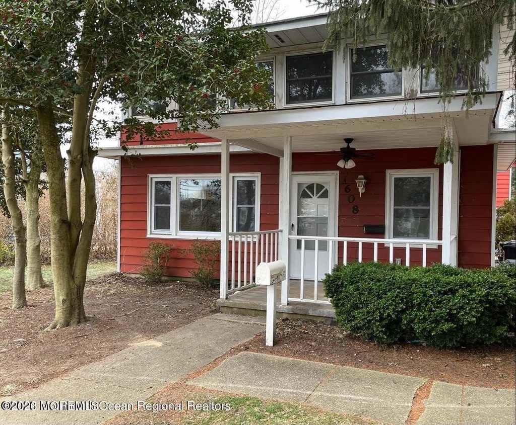 1608 Bay Avenue - Photo 0