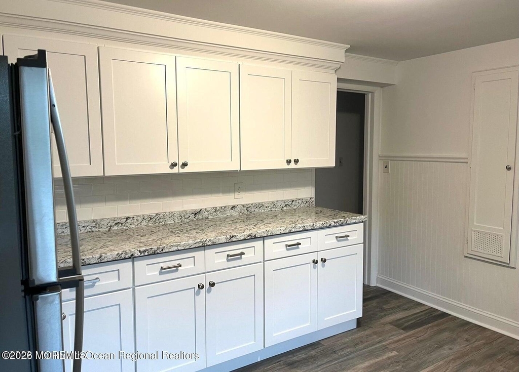 1608 Bay Avenue - Photo 4