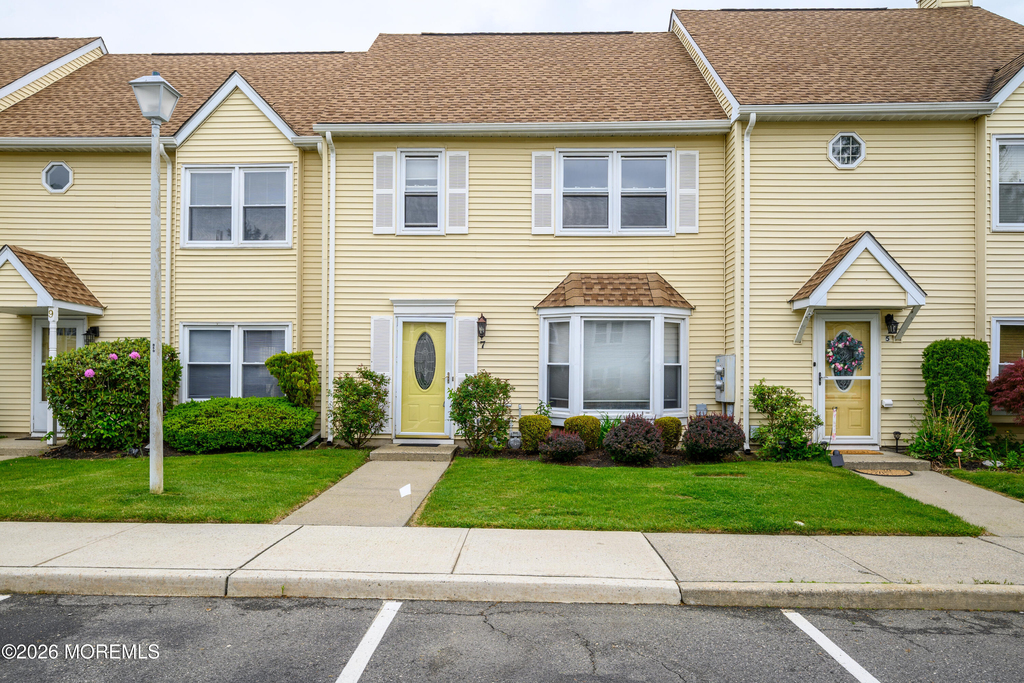 7 Heritage Terrace - Photo 0