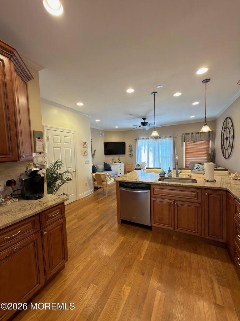 21 Blaine Avenue - Photo 6