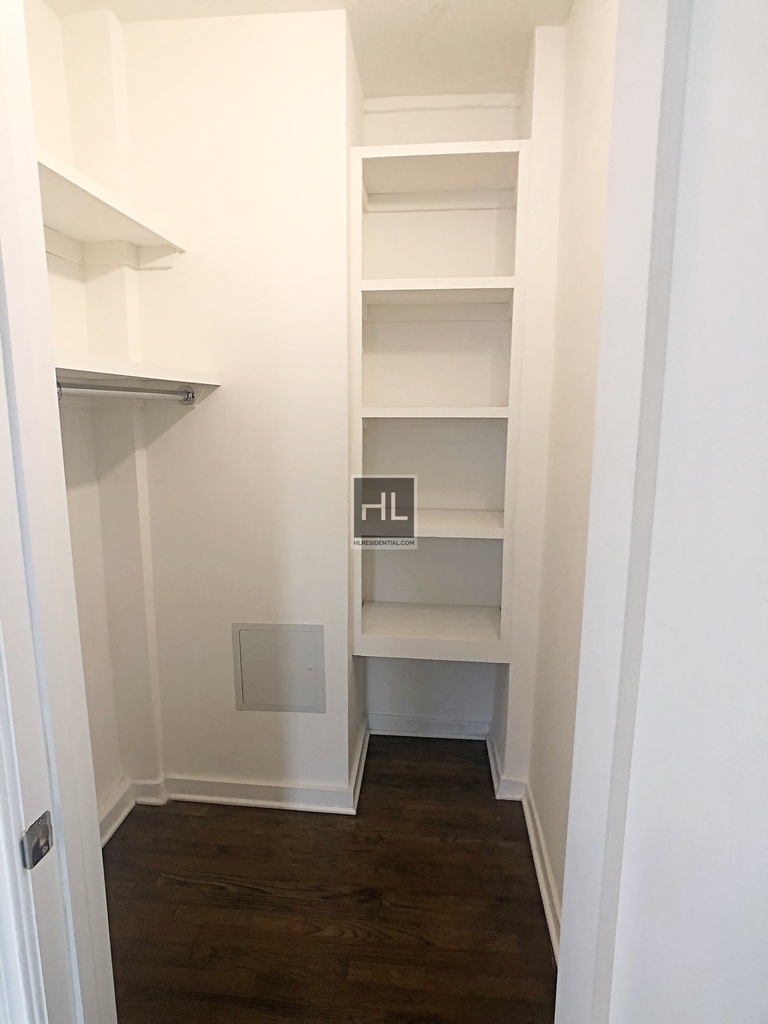 East 46 Street - Photo 3
