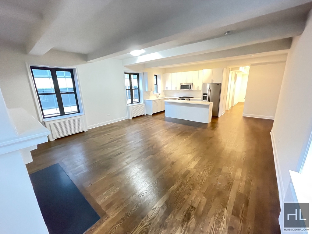 West 55 Street - Photo 3