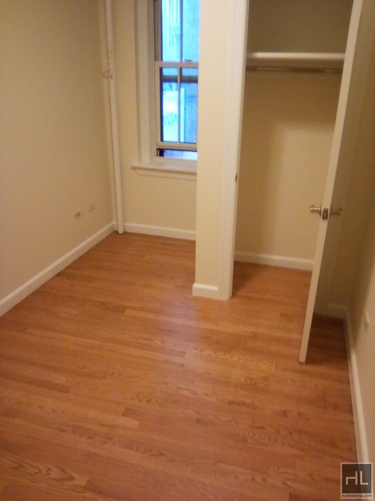 Jane St - Photo 3