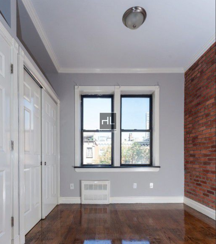 Leroy Street - Photo 2