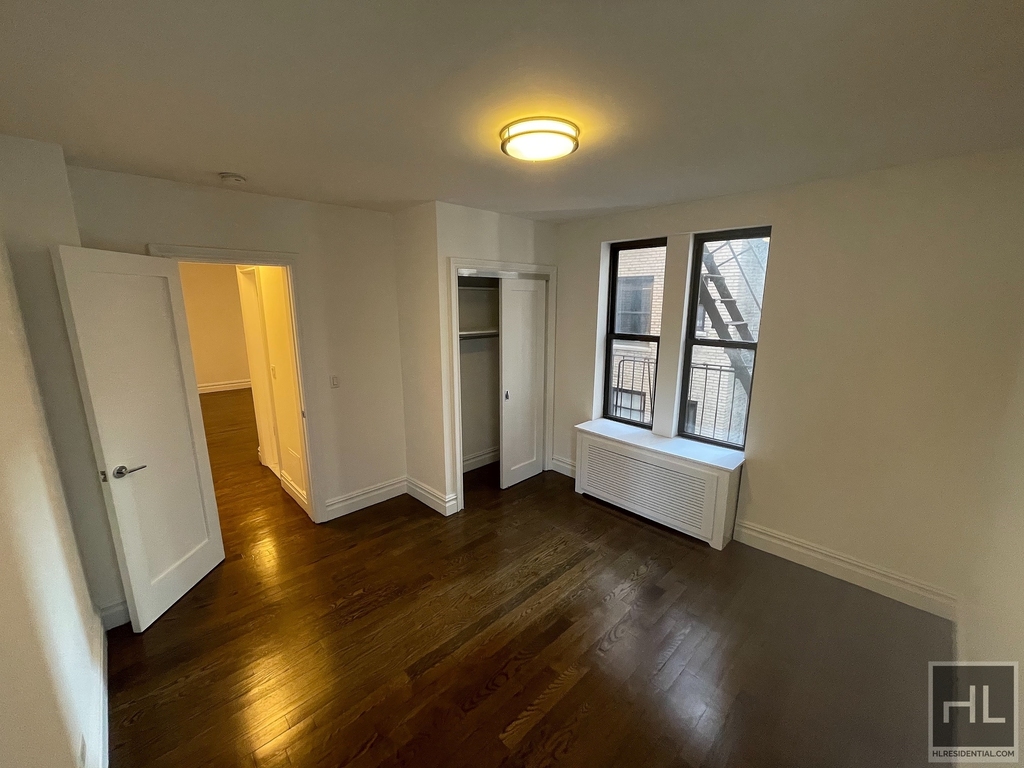 West 12 Street - Photo 0