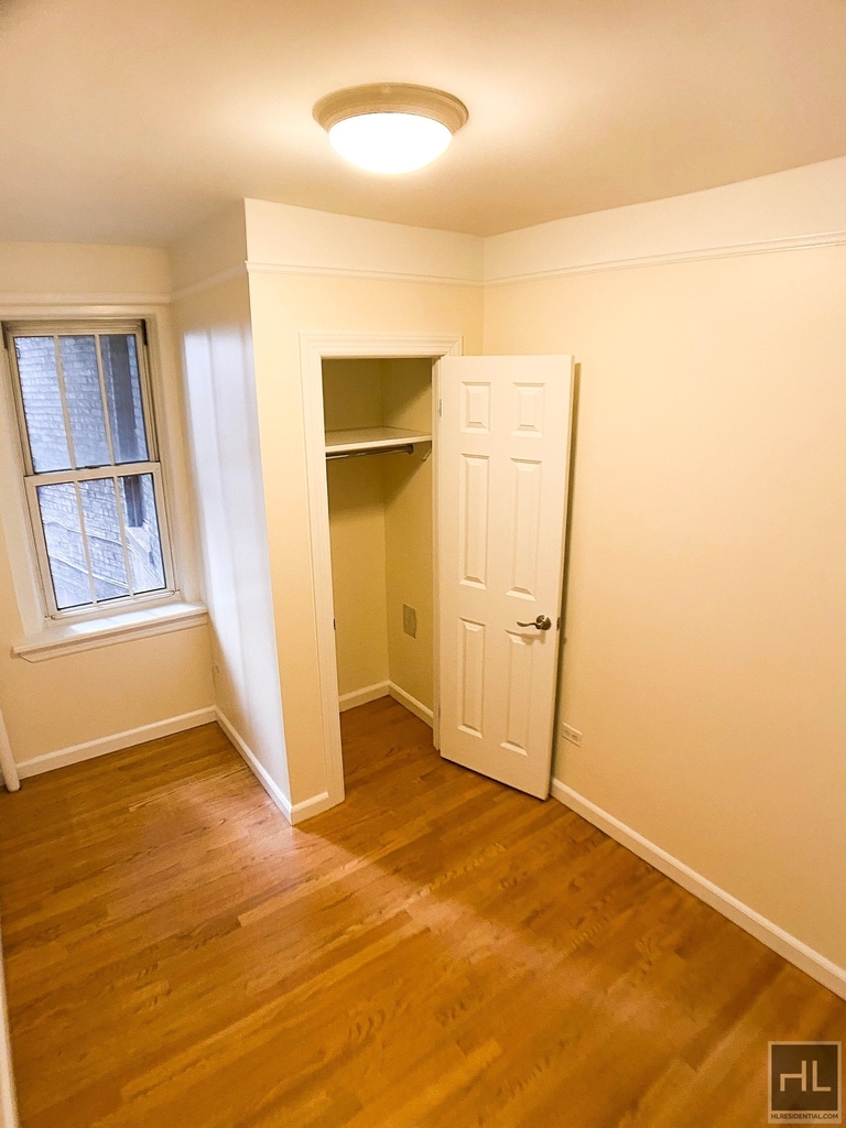 Jane St - Photo 2