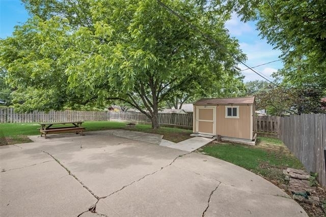 5700 Wessex Avenue - Photo 19