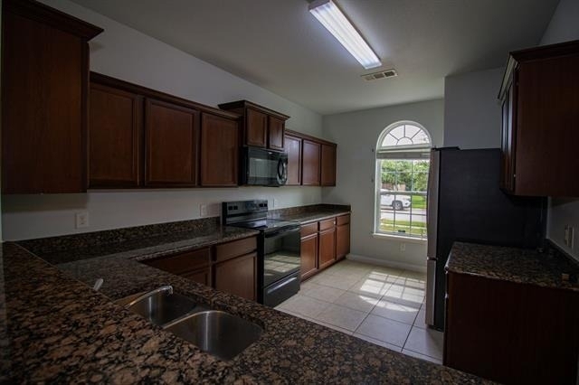223 Magnolia Drive - Photo 1