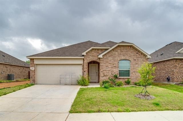 4913 Sagerun Drive - Photo 0