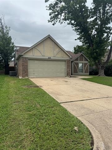 1009 Danforth Court - Photo 2