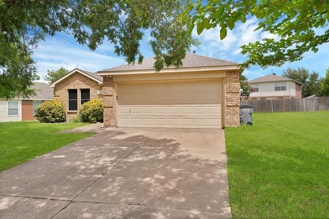 1002 Manassas Drive - Photo 3