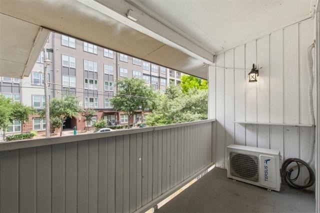 2627 Douglas Avenue - Photo 10