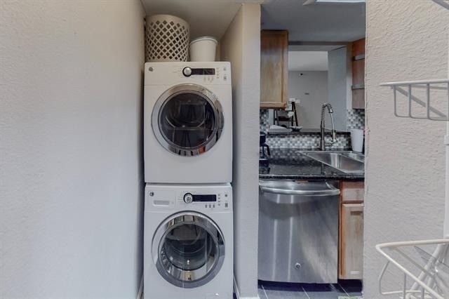 5916 Gaston Avenue - Photo 12