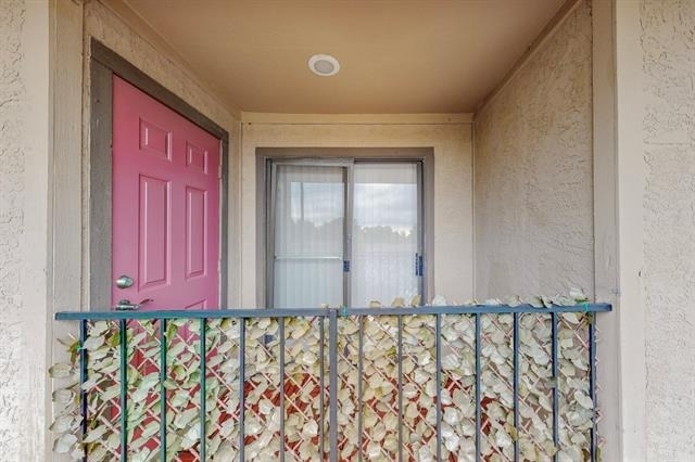 5916 Gaston Avenue - Photo 21