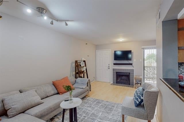 5916 Gaston Avenue - Photo 2