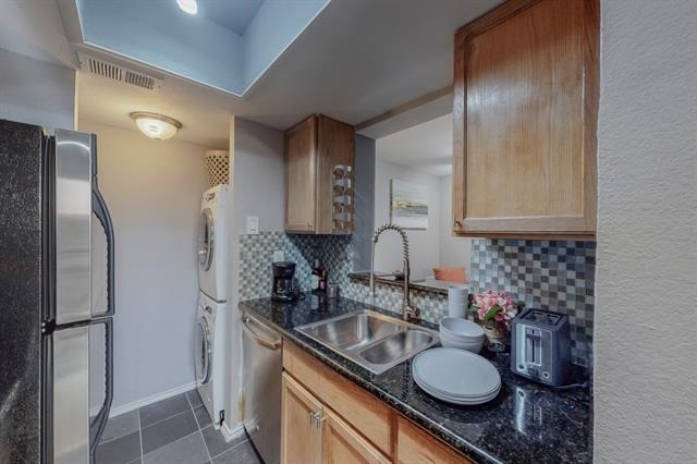 5916 Gaston Avenue - Photo 11