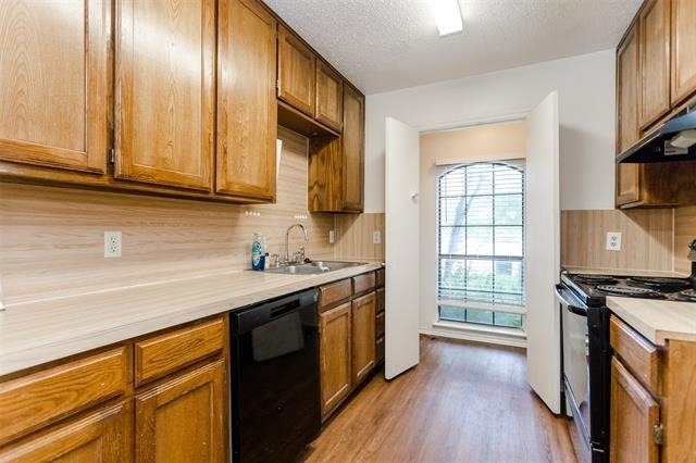 2301 Kingsford Court - Photo 5
