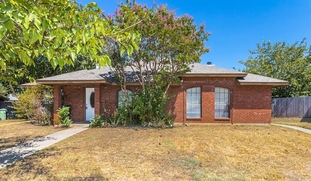 2301 Kingsford Court - Photo 2