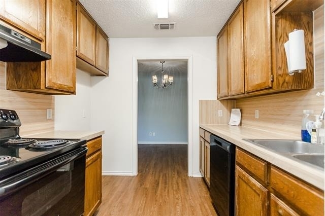 2301 Kingsford Court - Photo 6