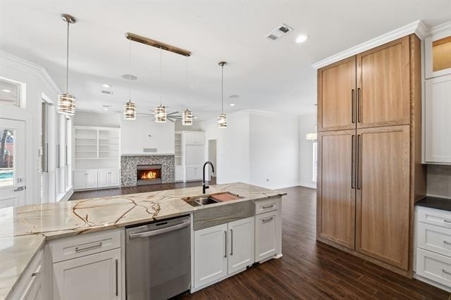 1109 Travis Court - Photo 8