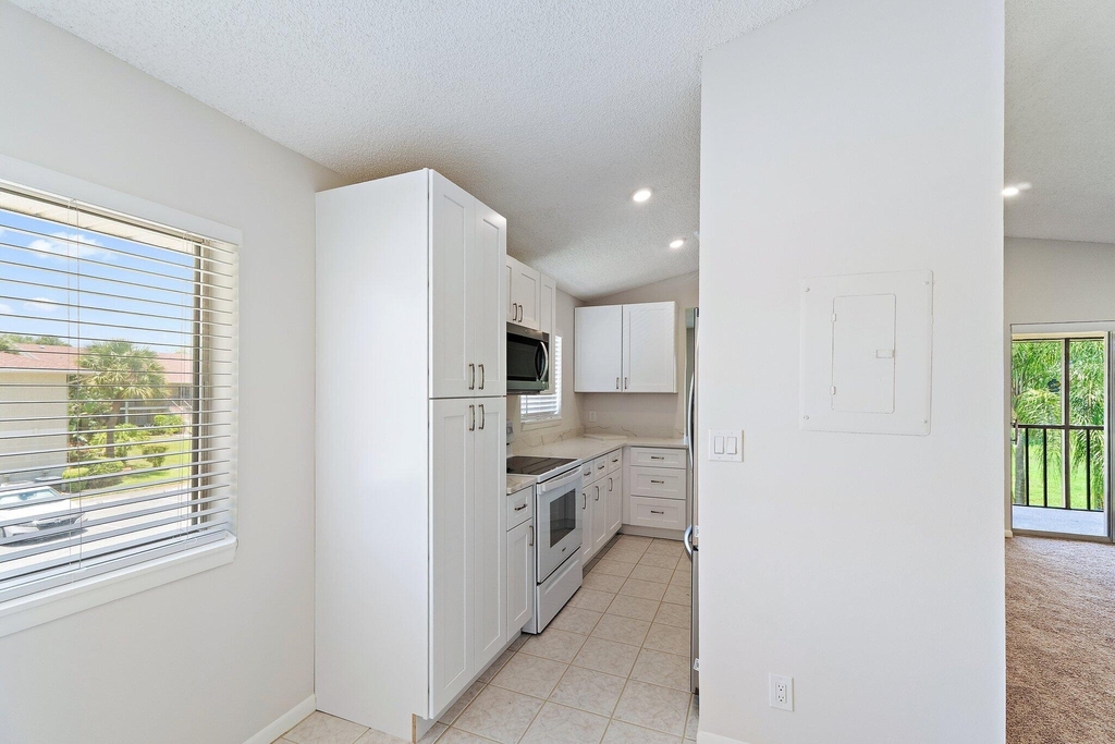 6531 Chasewood Drive - Photo 9