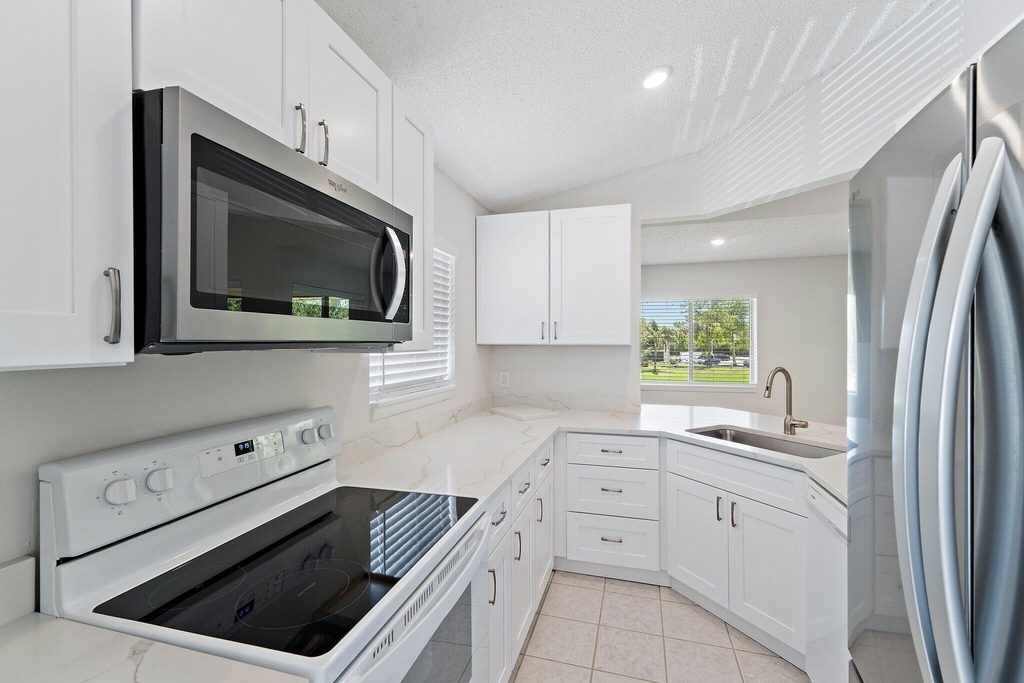 6531 Chasewood Drive - Photo 11