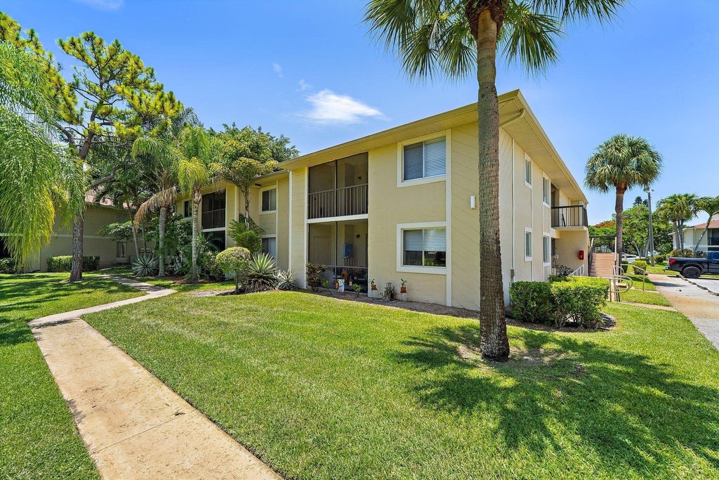 6531 Chasewood Drive - Photo 4
