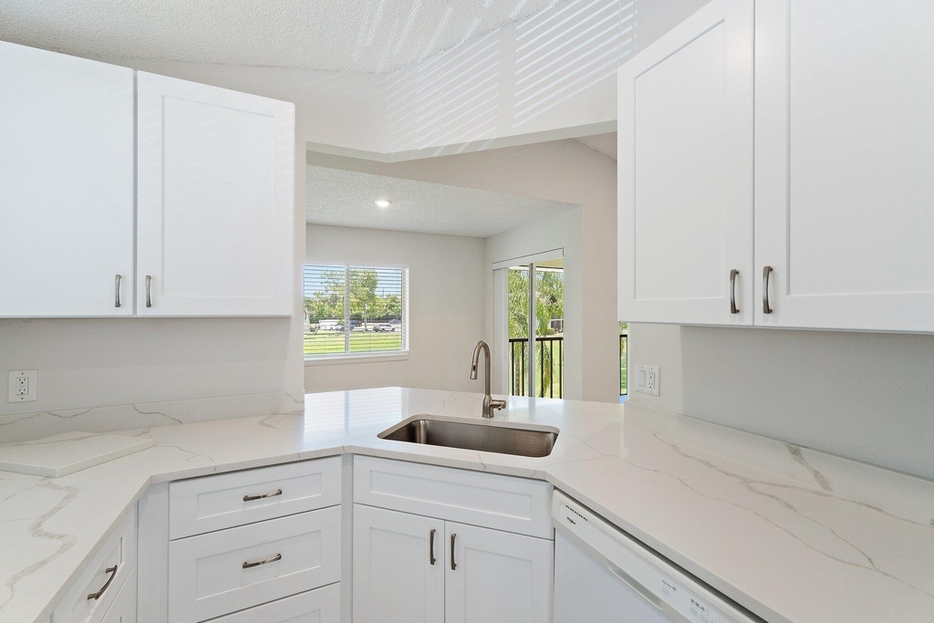 6531 Chasewood Drive - Photo 12