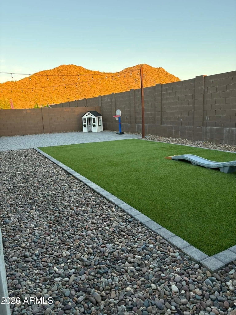 1939 W Fawn Way - Photo 11
