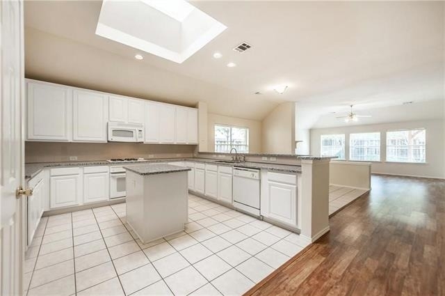 2424 Brycewood Lane - Photo 4