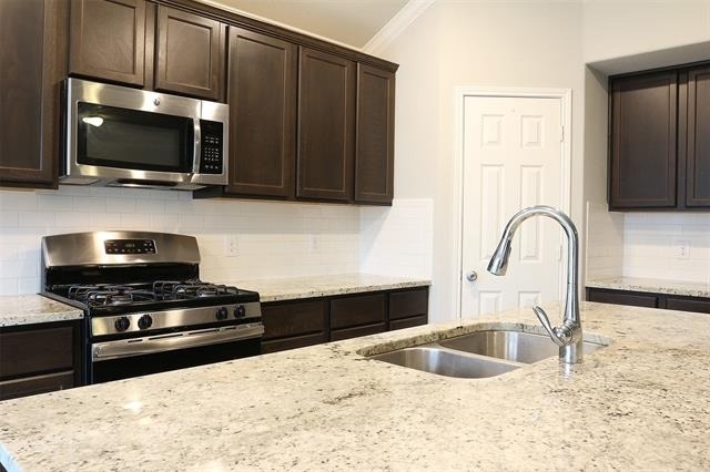 1108 Kingston Court - Photo 3