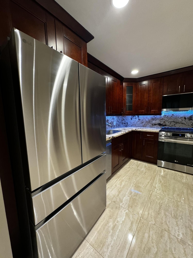 5520 Coach House Circle - Photo 9