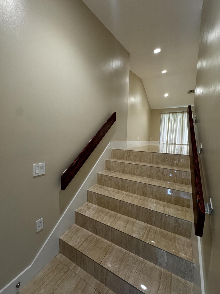 5520 Coach House Circle - Photo 3