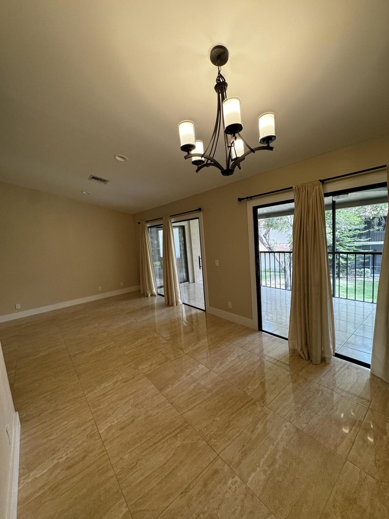 5520 Coach House Circle - Photo 15